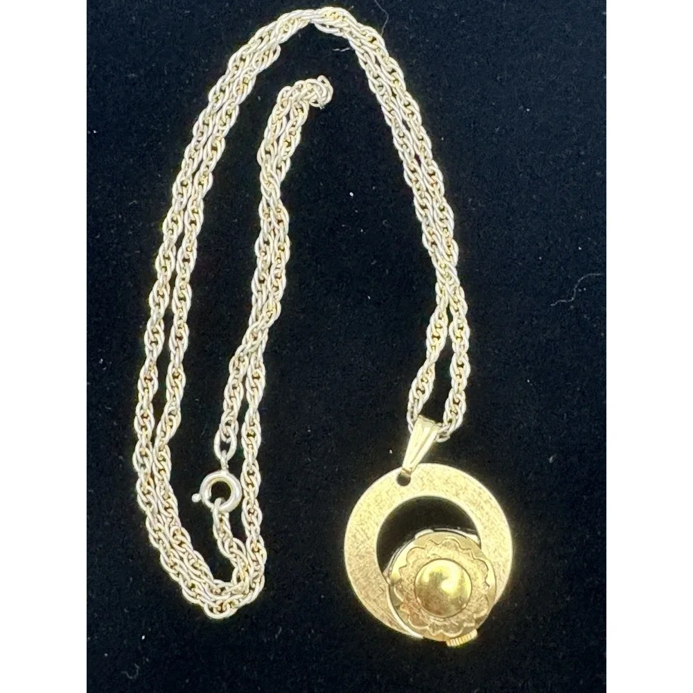 Vintage Welsbro‎ Swiss Pendant Watch Necklace Manual Wind Working Gold Tone